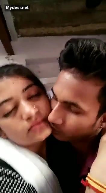 Desi lover kissing video
