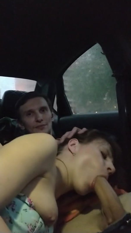 Oral sex in the car 2