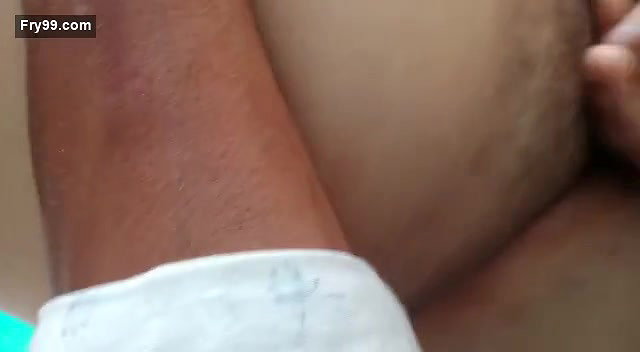 Gf enjoying outdoor pussy fingering by lover