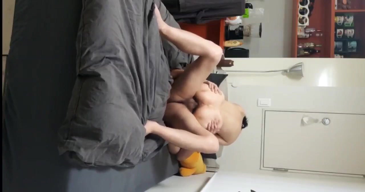 Young Couple Full Fuck in Bedroom