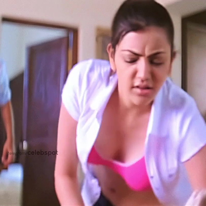 Kajal aggarwal pink bra and boobs bouncing video