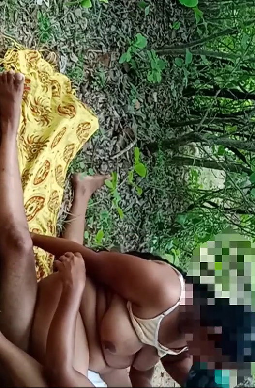 Desi Couple OutDoor Fucked