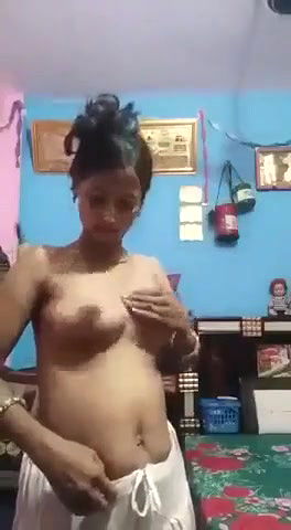 Hot bhabhi nude show
