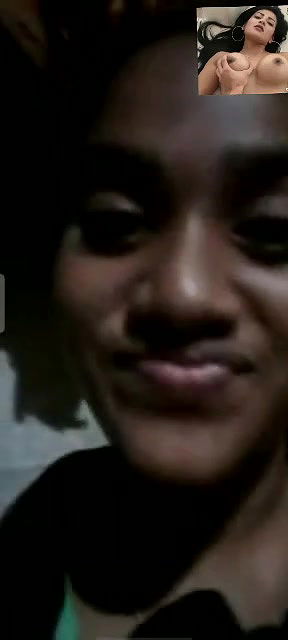 Cute Desi Girl Shows her Boobs 