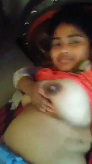 Desi Girl Showing Her Bigboobs
