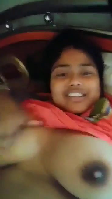 Desi Girl Showing Her Bigboobs