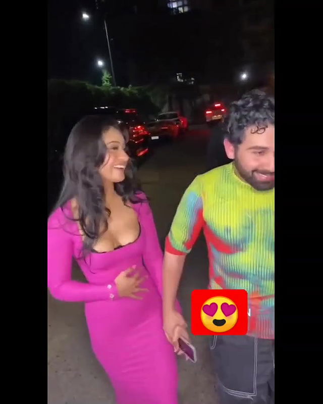 Nysa devgan Hottest show