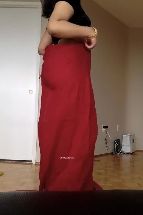 Desi Bhabi Stripping Saree And showing ass