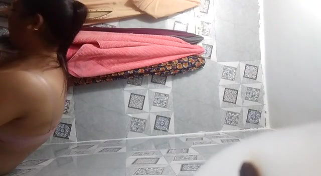 PUNJABI BHABHI SHOWING NUDE BODY