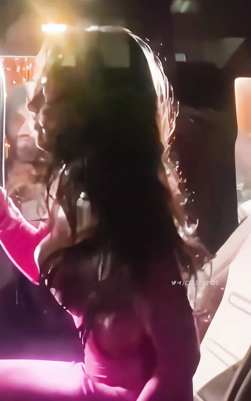 KajolDevgn’s daughter Nysa Devgn giving us glimpse of her areola Seducing part 3