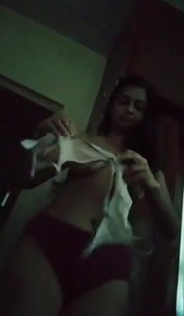 Desi girl nude show