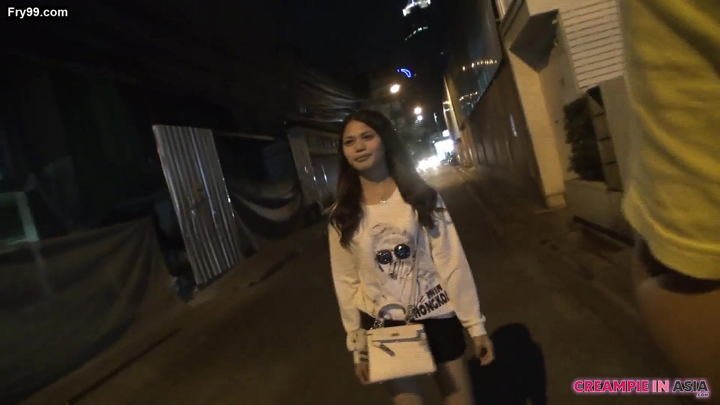 Small boobs asian girl fucking in hotel