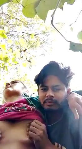 Sexy kolkata couple groping in victoria memorial