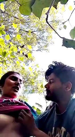 Sexy kolkata couple groping in victoria memorial