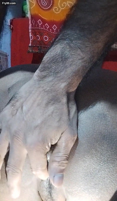 Aaj to mami ki gand Mari our Sara mall mami ko pila Diya raat ko.