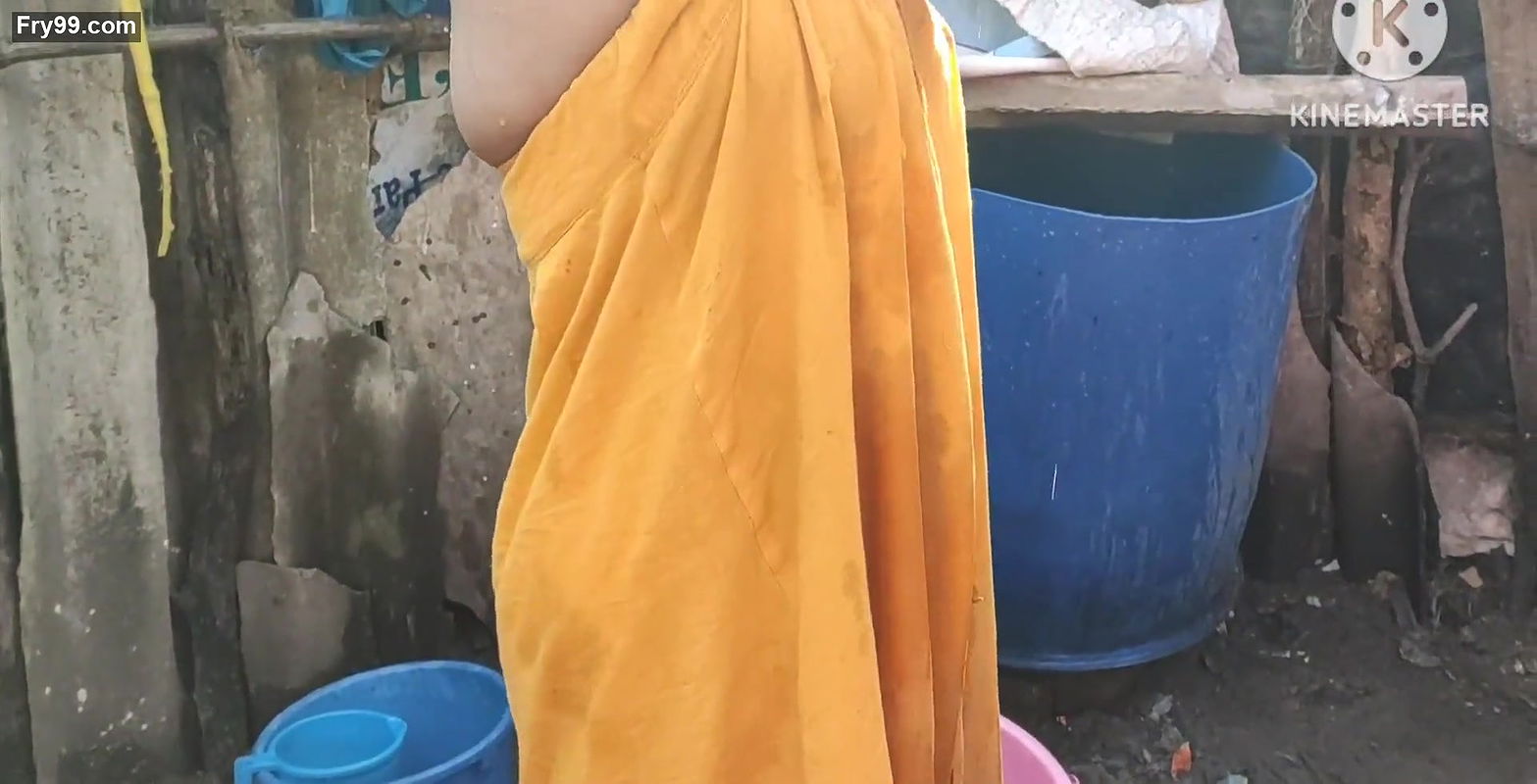Anita yadav bathing outside with hot ass.
