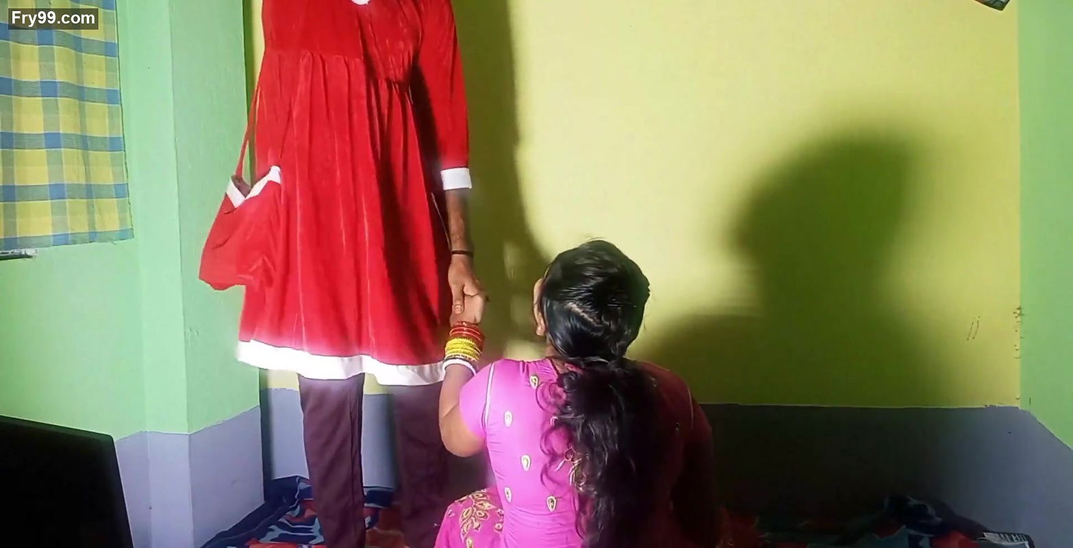 Holiday Season Christmas 2022 Fucking Hot Bengali Bhabhi in Clear Hindi Taking.