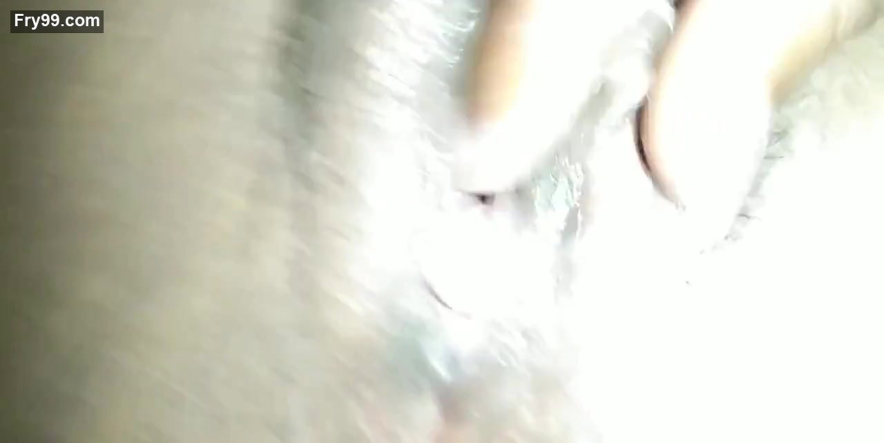 Hot bhabhi ki chut chati mza aa gya.