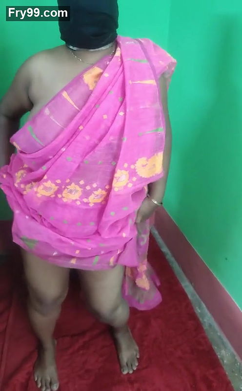 Mom Playing with her body.