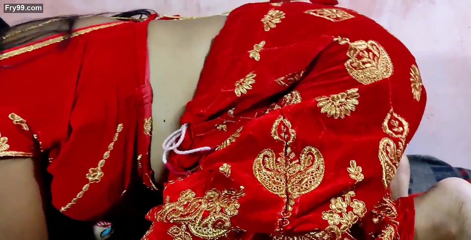 Morning Sex With Hot Indian Bhabhi In Bedroom Hindi Clear Voice.