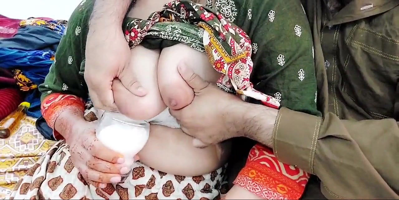Pakistani Aunty Big Boobs Milking Than Having Anal Sex With Clear Hindi Audio.