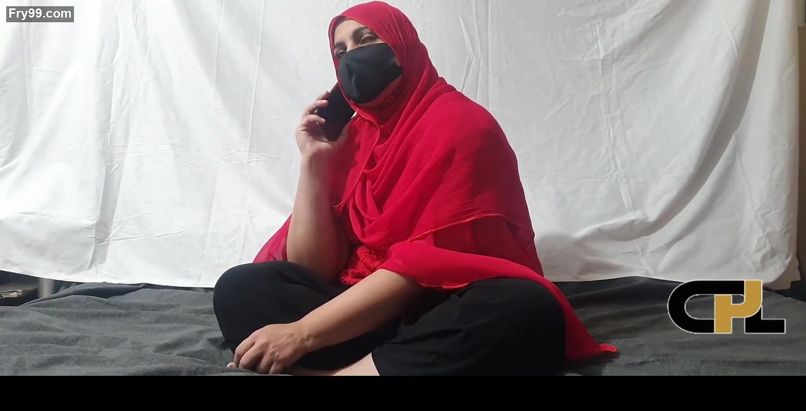 Pakistani Thurki Boss Fucked Hijabi Secretary.