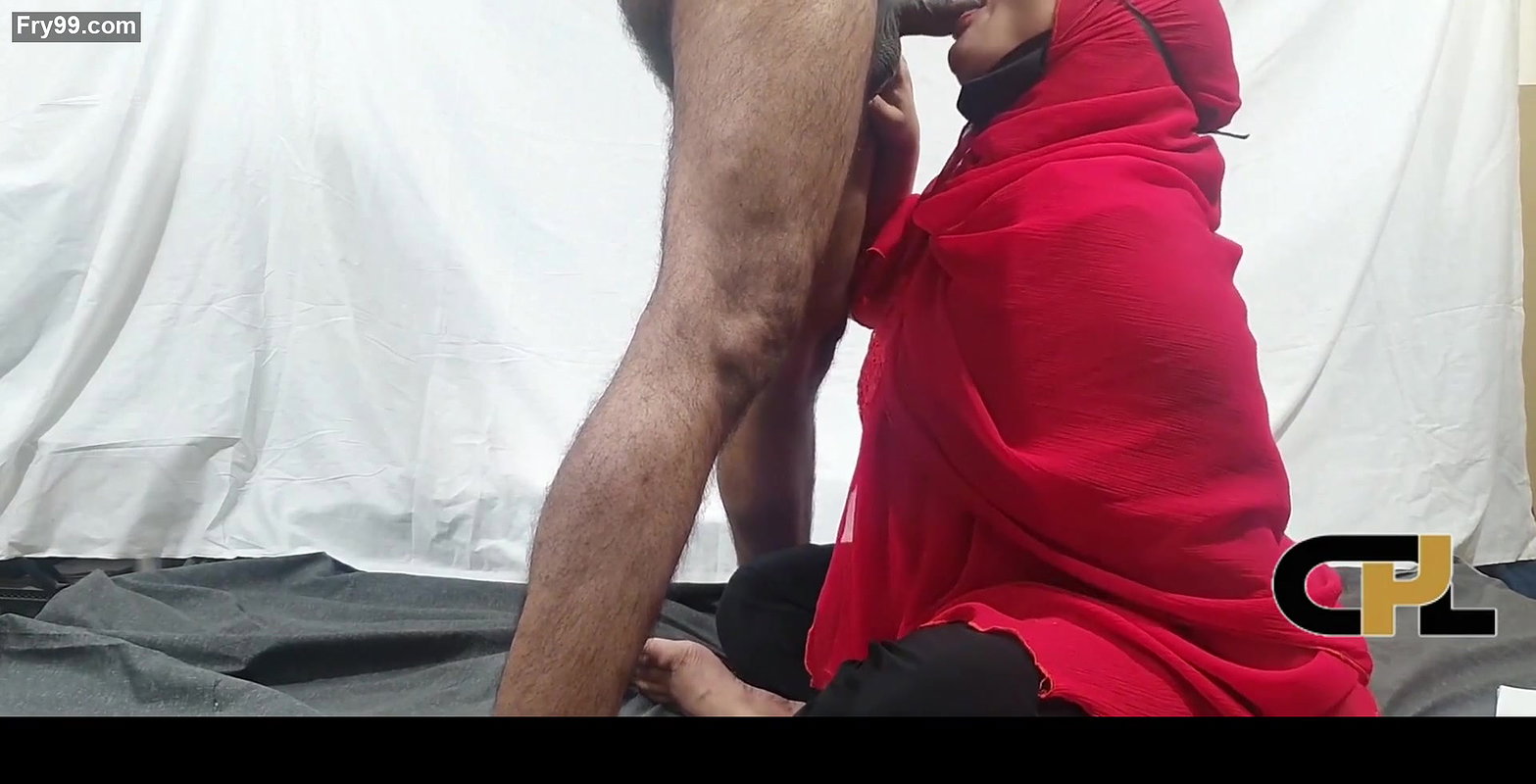 Pakistani Thurki Boss Fucked Hijabi Secretary.
