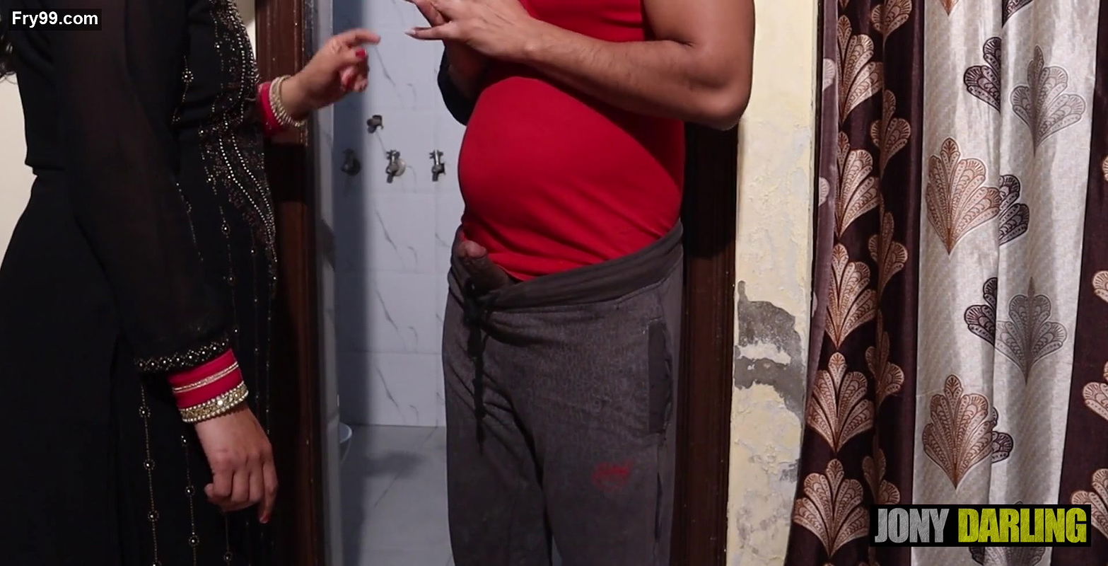 Punjabi Bhabi Ne Bihari Ko Muth (Handjob) Maarte huye Pakda, Moonh Pe baith kar choot chatwaayi,Hindi and Punjabi Audio.