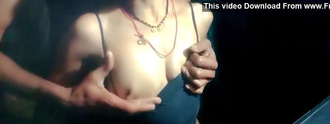 Sexy gf ke boobs ke sexy boobs.