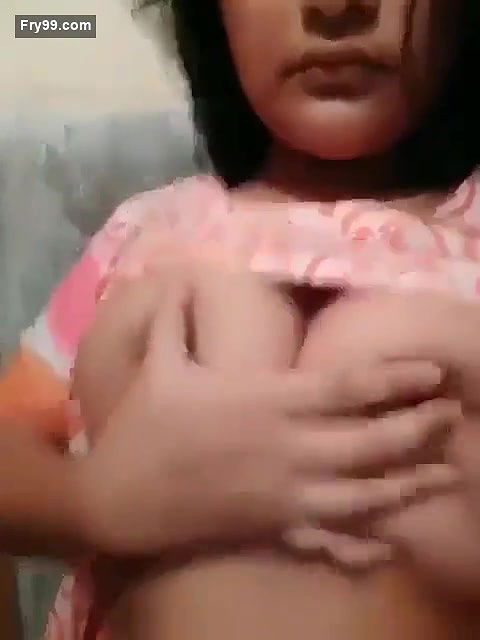 Chubby Bhabhi Boobs Show
