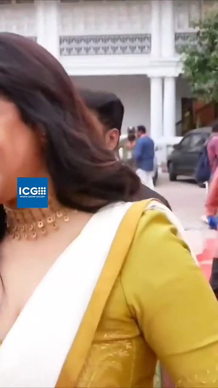 Shruti Ramachandran sexy cleavage in Grenn costume