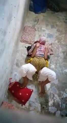 paki couple caught fucking