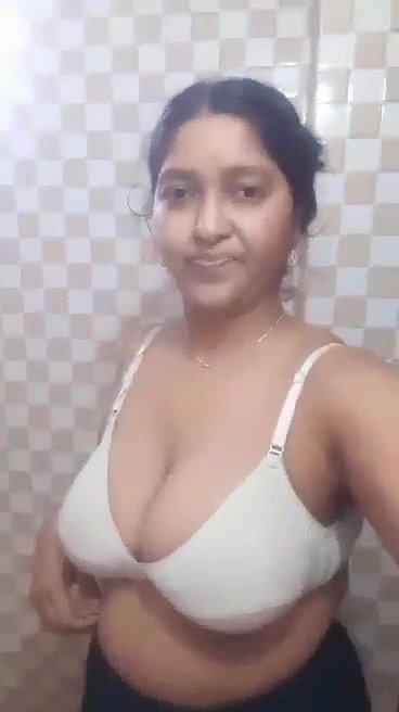 Bigboob Bhabi Bathing