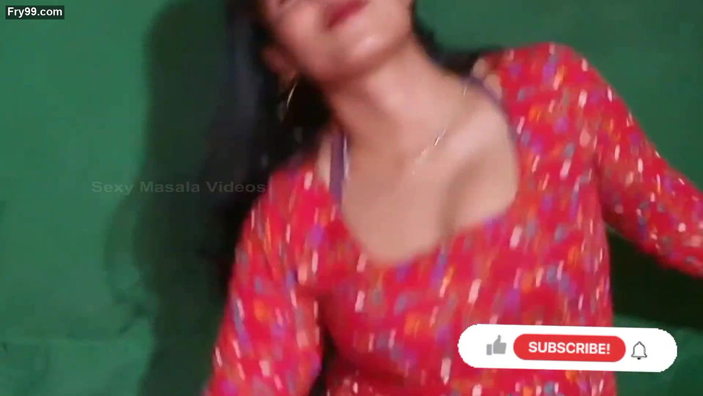 Young hot girls seductive cleavage show dance – HD