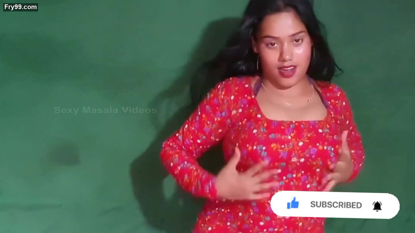 Young hot girls seductive cleavage show dance – HD