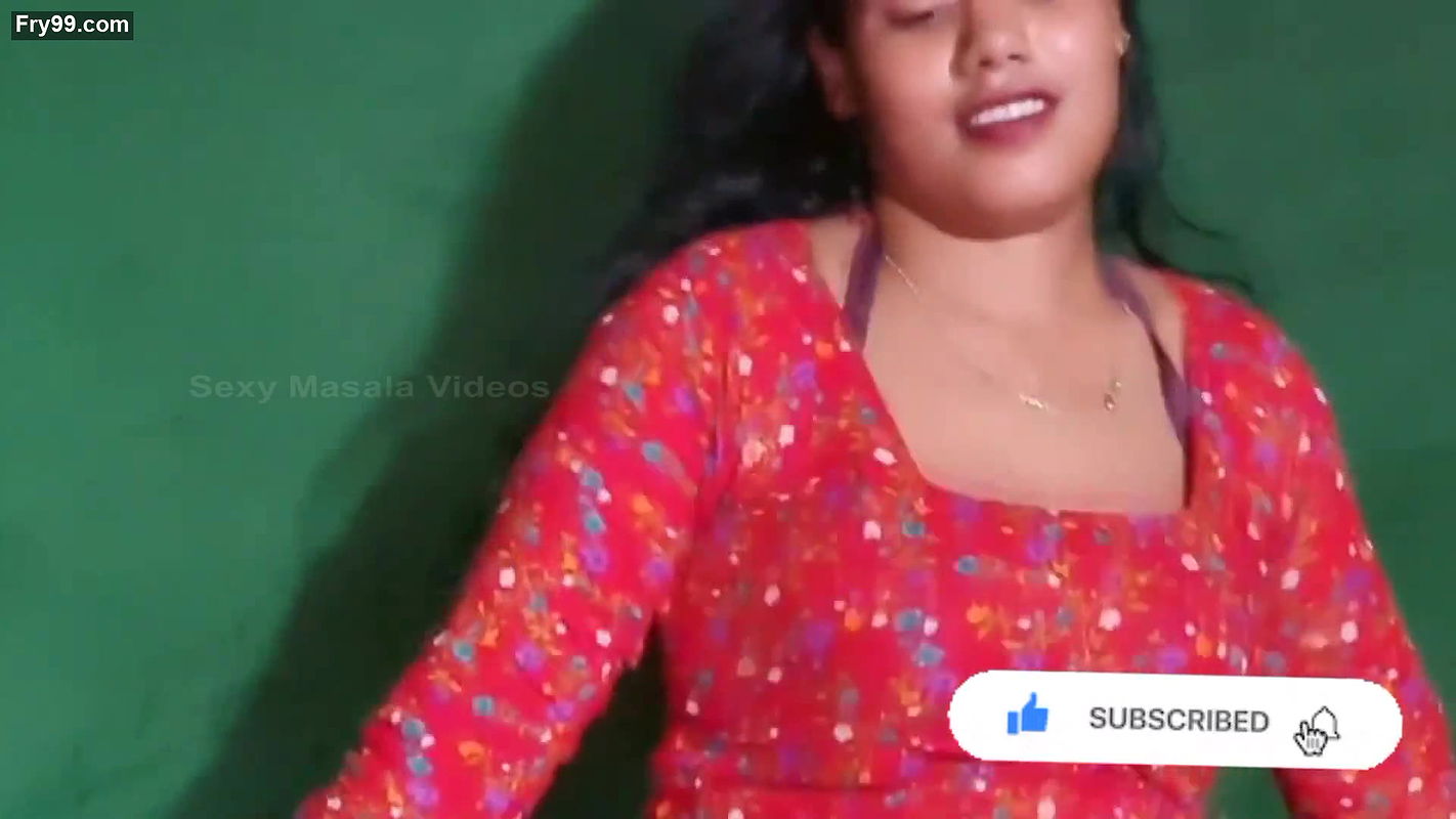 Young hot girls seductive cleavage show dance – HD