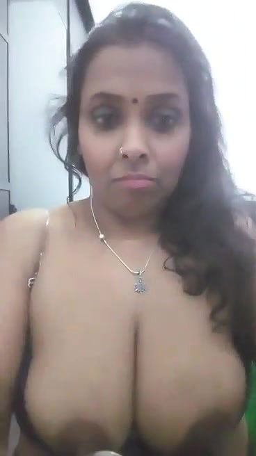 Desi Bhabhi Enjoying Smoke