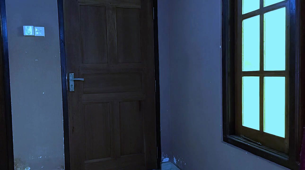 18 week pregnant milf Prank without bra with a delivery guy.