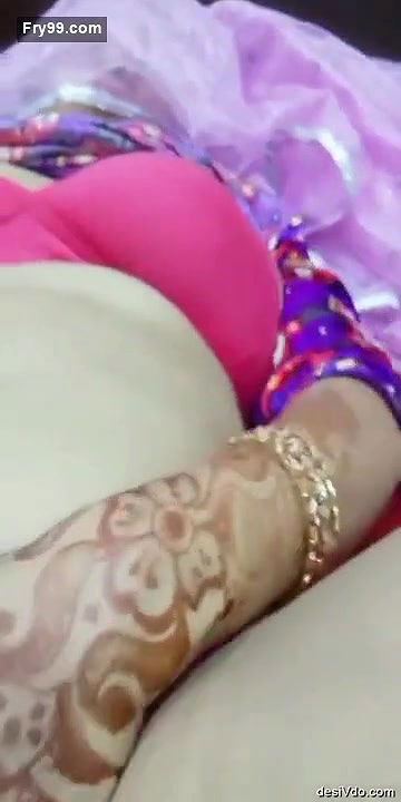 Desi sexy bhabi show her nice pussy