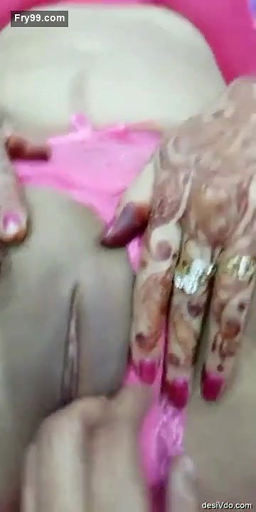 Desi sexy bhabi show her nice pussy