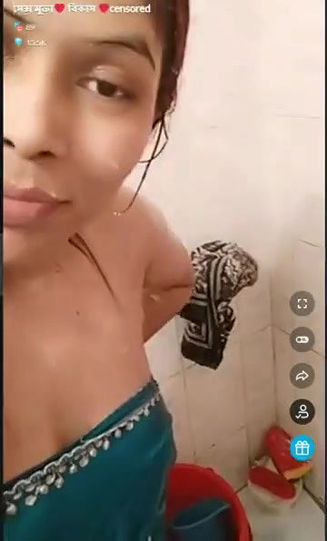 Live Bathing And Showing