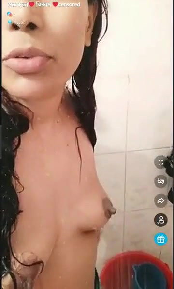 Live Bathing And Showing