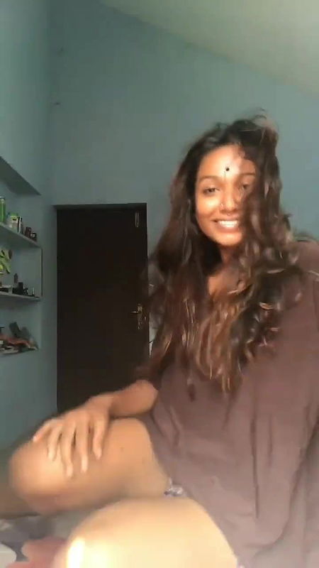 Sexy Bhabhi Boobs show