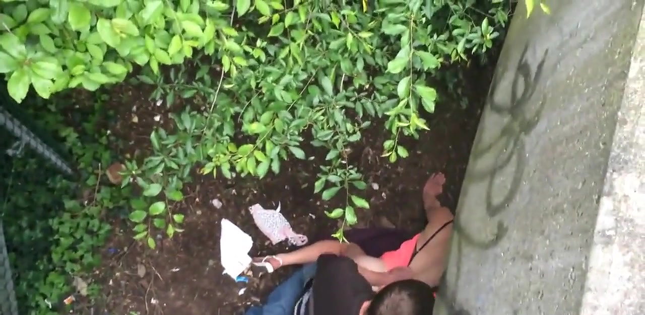 Couple caught having sex under the bridge