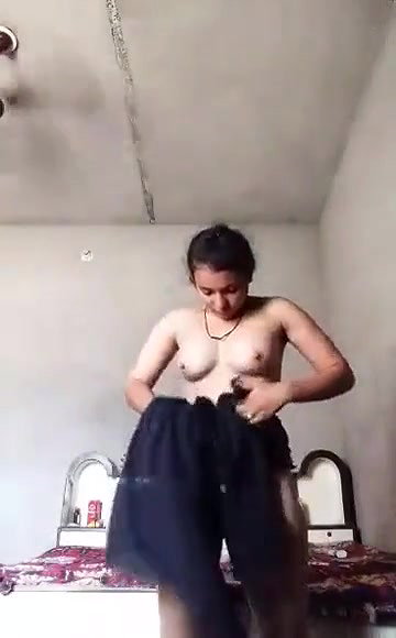 Desi Village Gil Shows her Nude Body