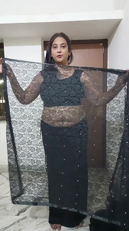 aaj again demanded black saree draping video⧸kya aapko kam ni pura din vdo bnati rhti ho kam bhi kr.