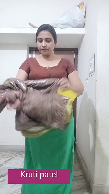 aaj again saree drappin.