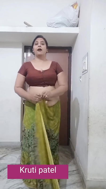 aaj again saree drappin.