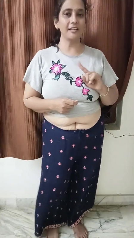 aaj ham bana rahe he lauki ke parathe⧸kya or dusra koi kam ni jo yha lgi rahti ho⧸ghar sambhalo phl.