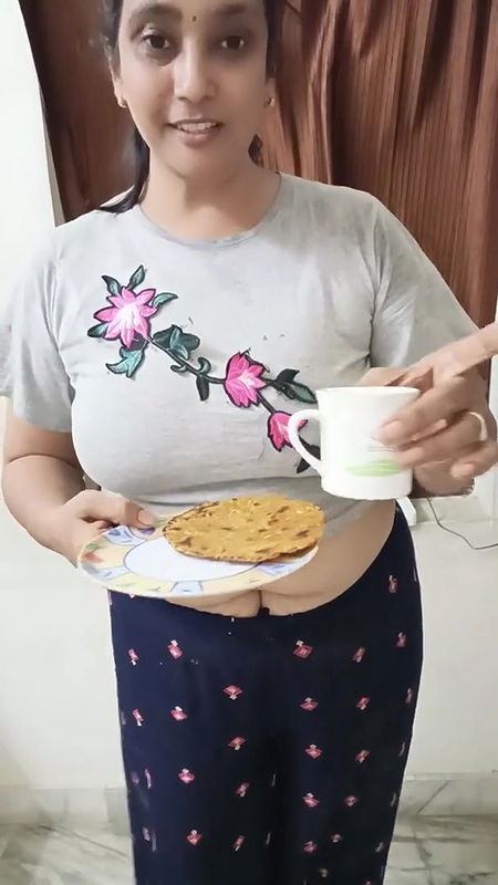 aaj ham bana rahe he lauki ke parathe⧸kya or dusra koi kam ni jo yha lgi rahti ho⧸ghar sambhalo phl.